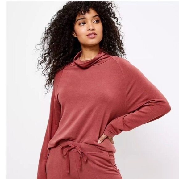 Lou & Grey Women's SignatureSoft Blend Turtleneck Top Size Medium - Picture 1 of 12